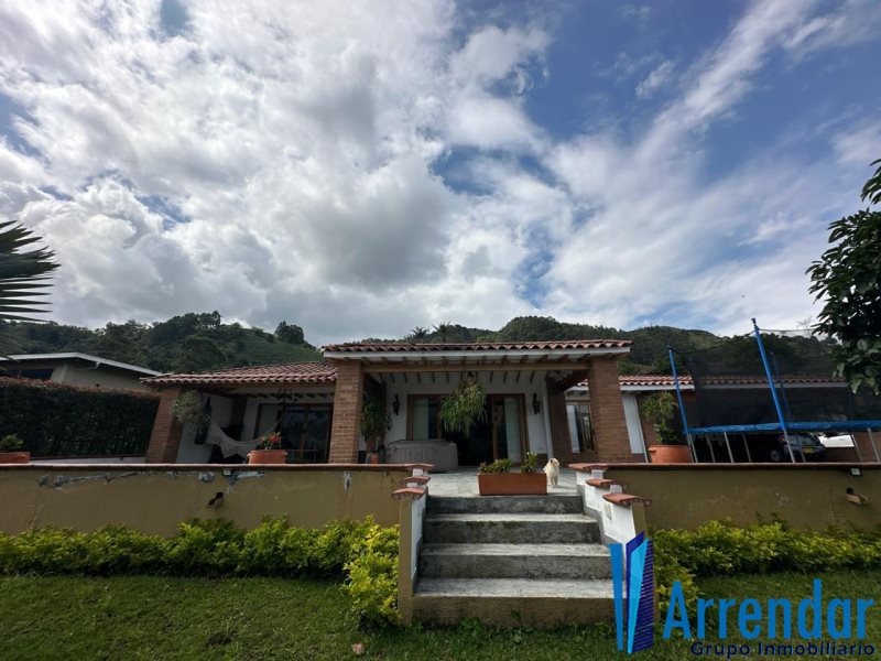 Casa-Finca en Arriendo en La Mina